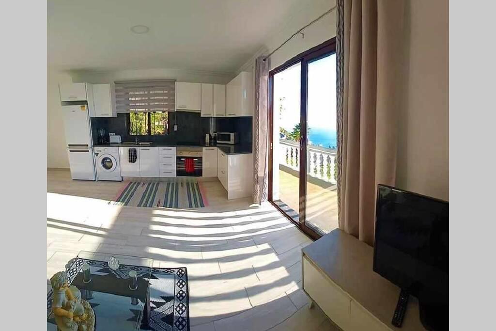 Arcos Grands Suites With Enormous And Private Pool. Arco da Calheta  Exterior photo